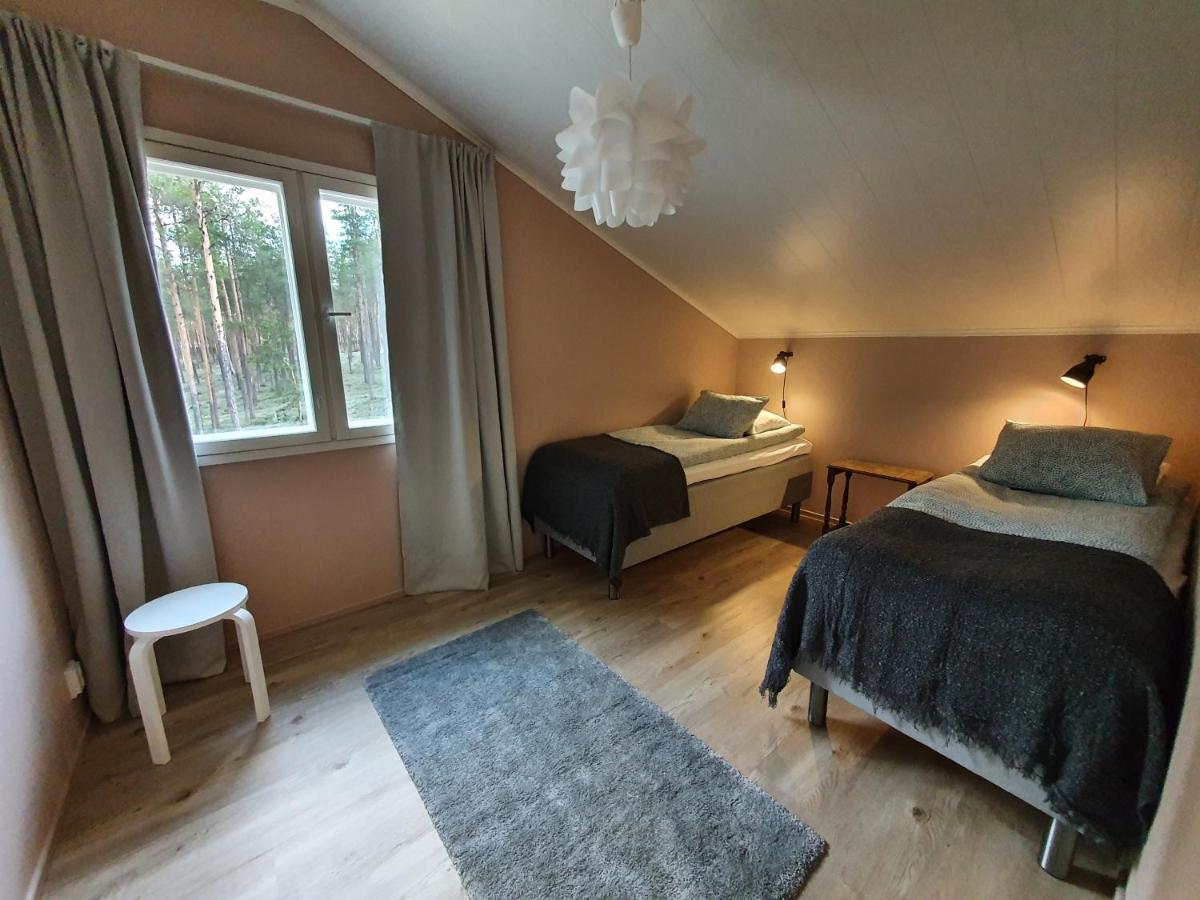Vaere Holiday Home - Lakeside Relaxation Point Enare Exteriör bild